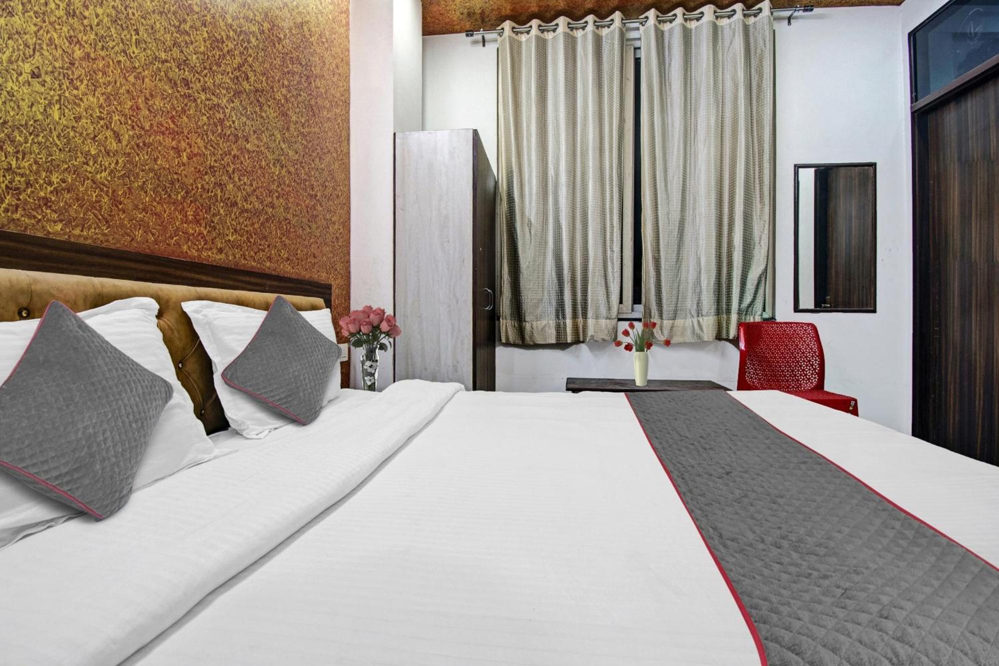Townhouse The Lotus Hotel Jaipur Exterior photo
